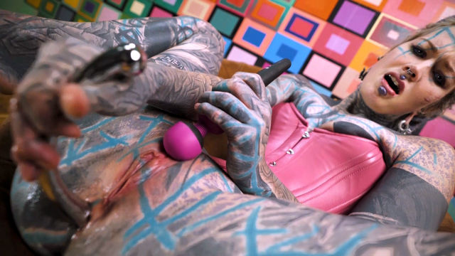 Heavily Tattooed Anuskatzz Showing Off Body Art